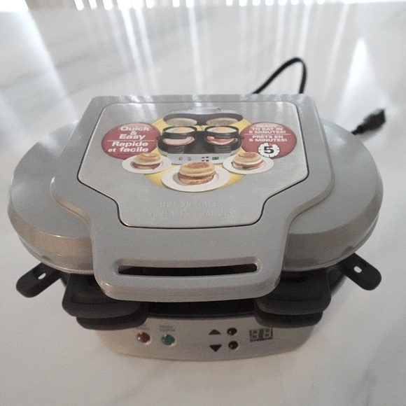 Hamilton Beach Dual Breakfast Sandwich Maker - Picture 1 of 2